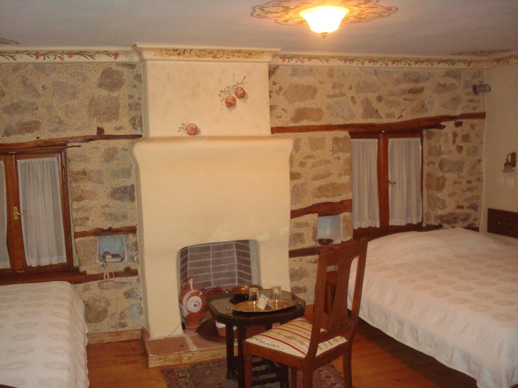Oikia Alexandrou Traditional Inn Arnaía Exteriér fotografie